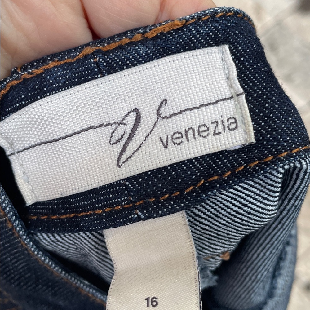 Venezia dark wash denim skirt with jewel pockets - Picture 4 of 7